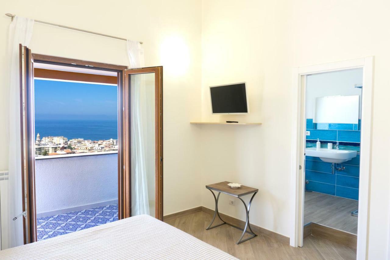 Appartamento In Villa Ariel Vico Equense Exteriör bild